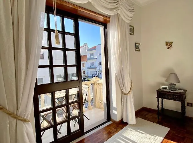 Spray Sitio In Nazare, European Style Bed and Breakfast