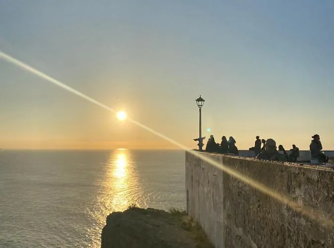 Spray Sitio In Nazare, European Style