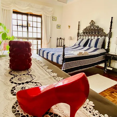 Spray Sitio In Nazare, European Style