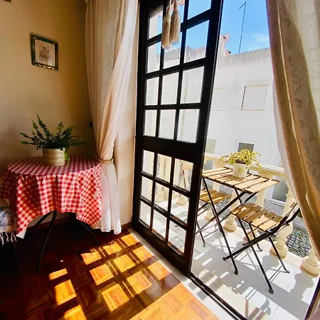 Spray Sitio In Nazare, European Style