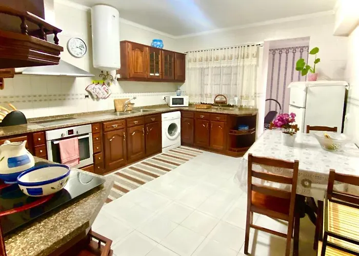 Spray Sitio In Nazare, European Style נאזרה