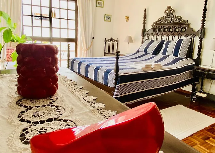 Spray Sitio In Nazare, European Style