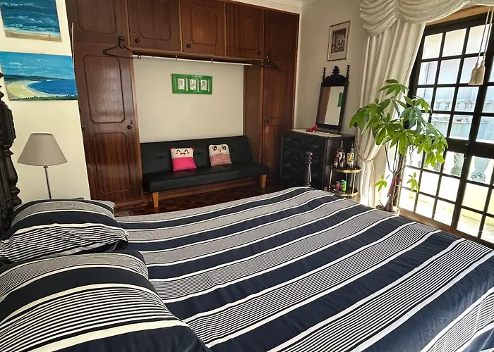 Spray Sitio In Nazare, European Style